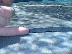 pool-cracked-plaster-5.jpg